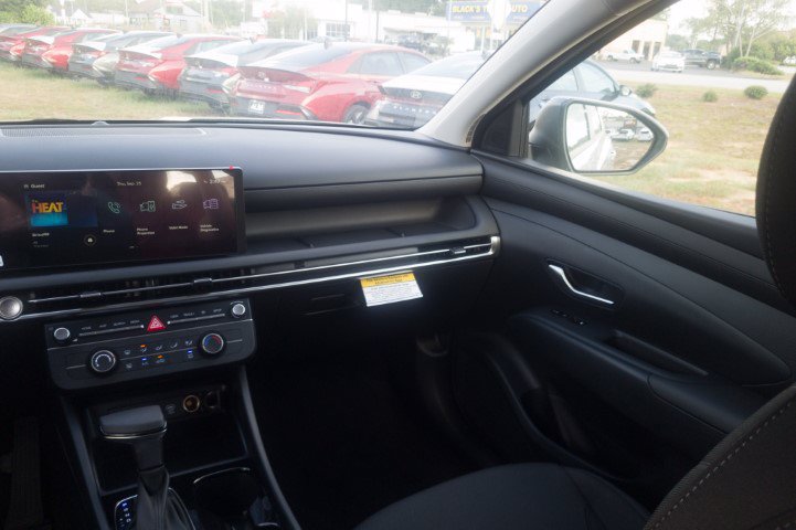 New 2026 Hyundai Tucson SE FWD image 17