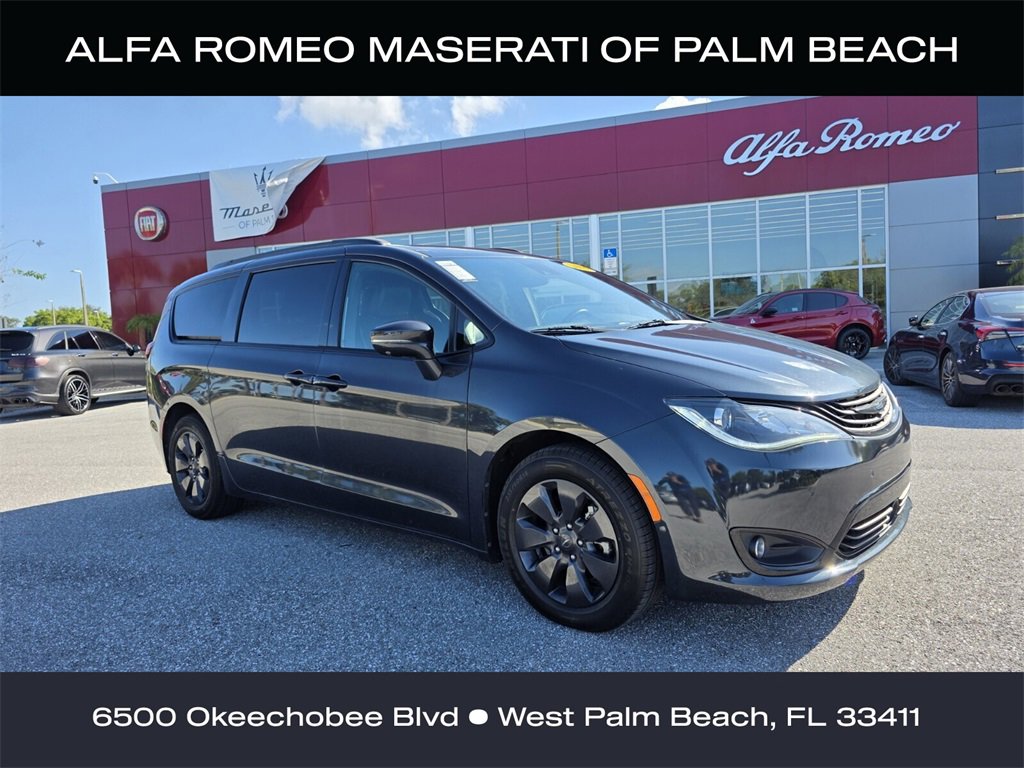 Used 2019 Chrysler Pacifica Limited w/ Advanced Safetytec Group