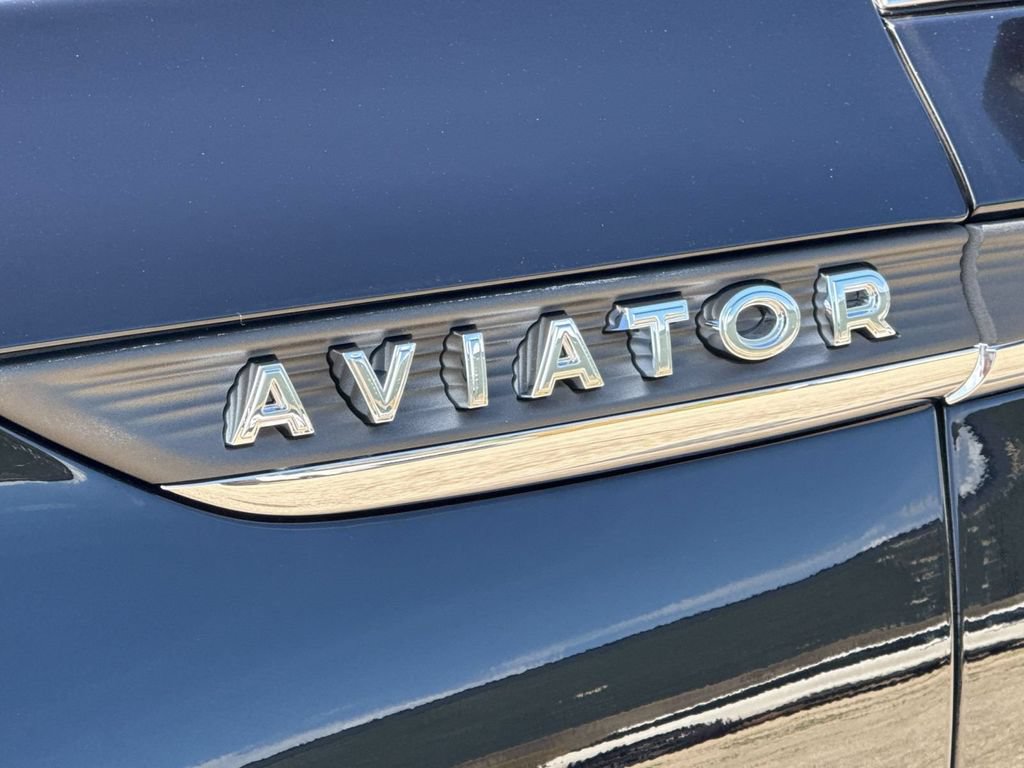 Certified 2026 Lincoln Aviator AWD image 10