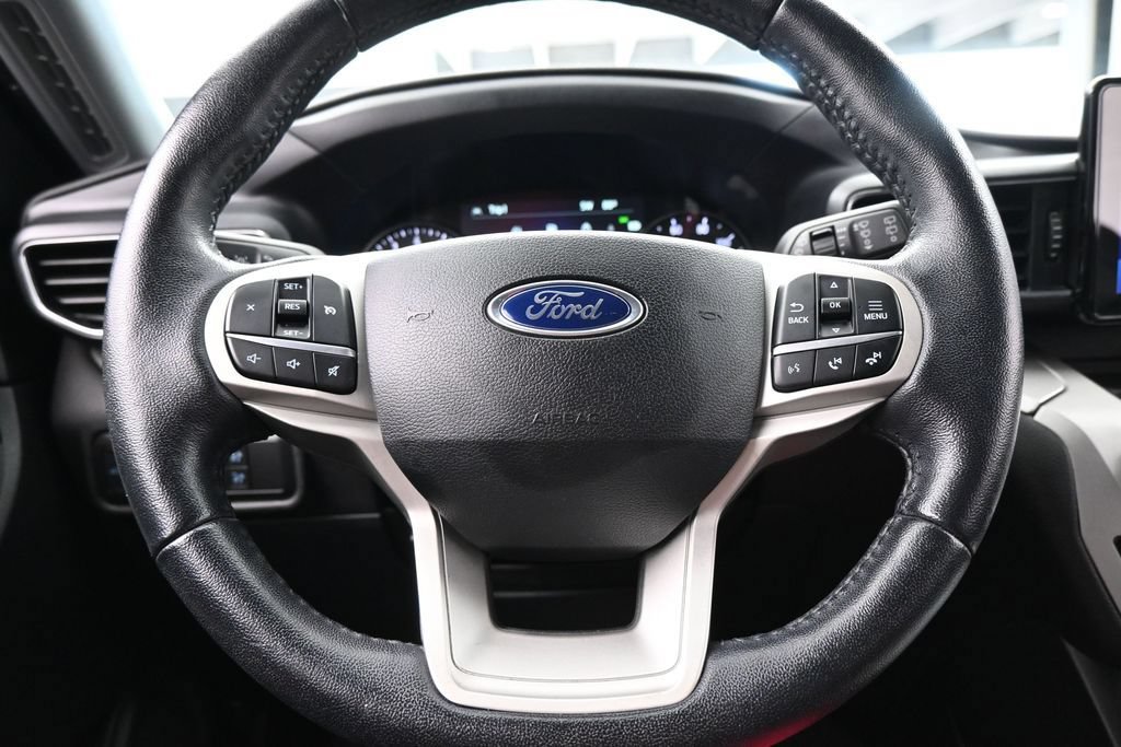 Used 2021 Ford Explorer XLT w/ Equipment Group 202A RWD image 25