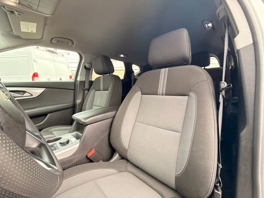 Used 2025 Chevrolet Blazer LT FWD image 25