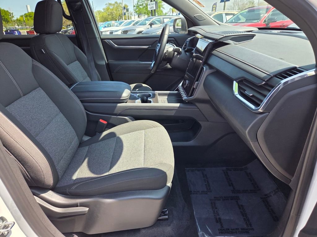 Certified 2025 GMC Acadia Elevation image 17