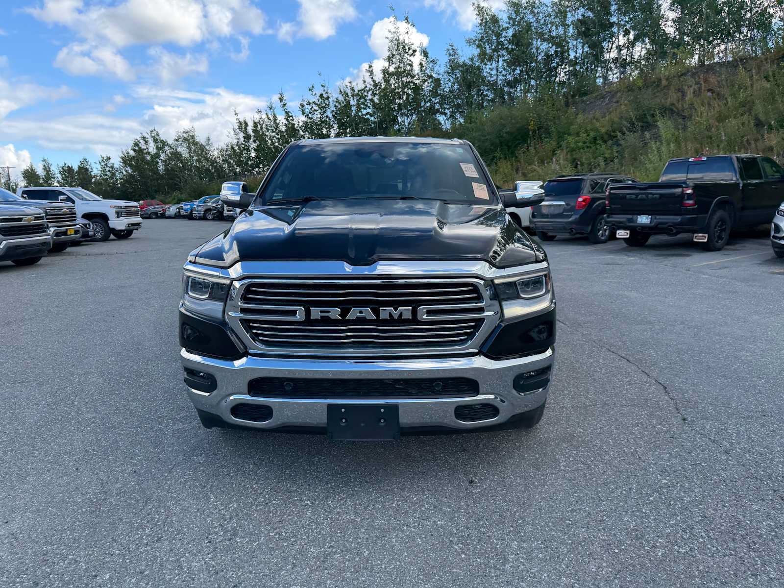 Used 2023 RAM 1500 Laramie AWD/4WD image 4