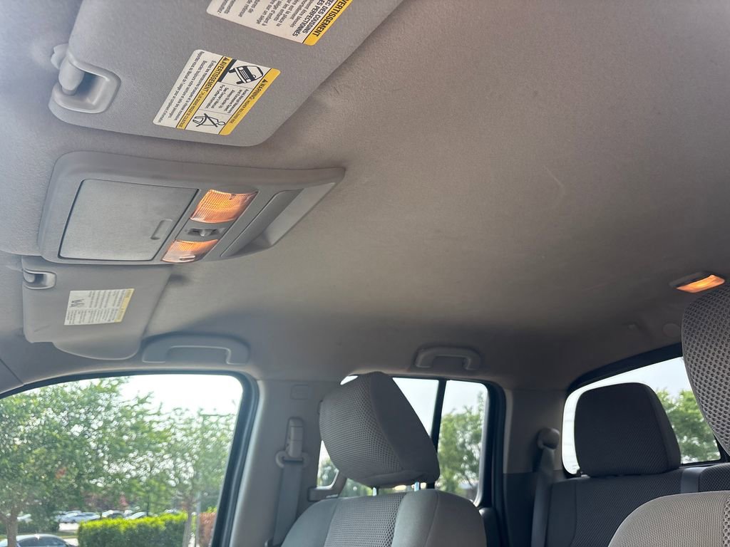 Used 2016 Nissan Frontier SV w/ SV Value Truck Package AWD/4WD image 13