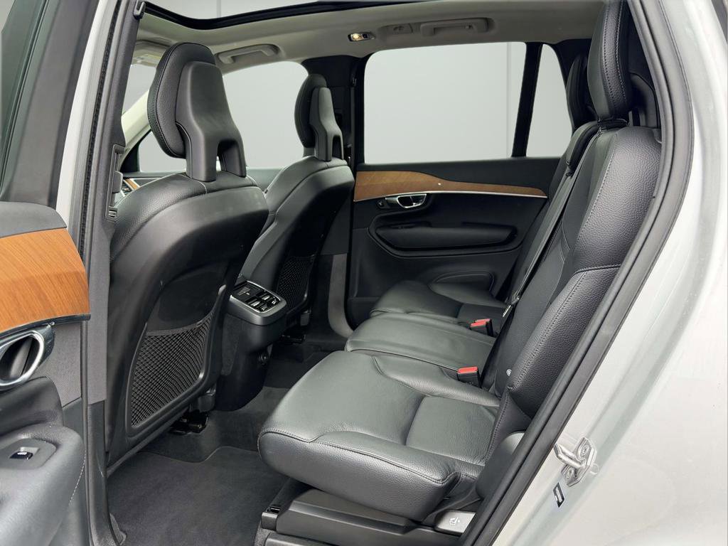 Used 2022 Volvo XC90 T5 Momentum w/ Climate Package FWD image 14