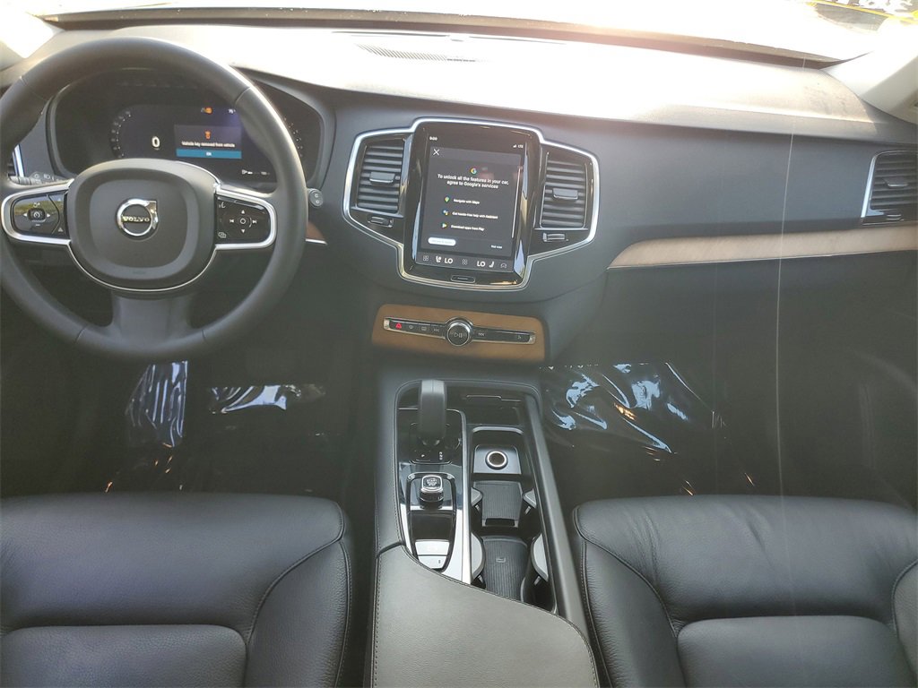 Certified 2023 Volvo XC90 B5 Plus w/ Protection Package Premier image 13