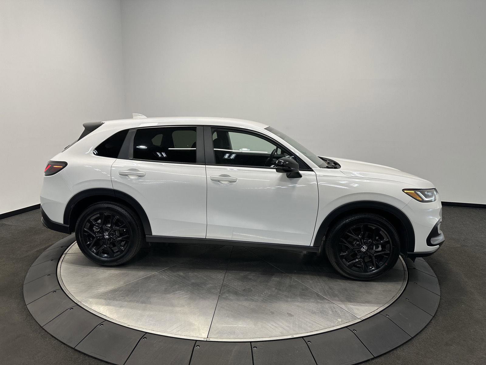 Certified 2025 Honda HR-V Sport image 8