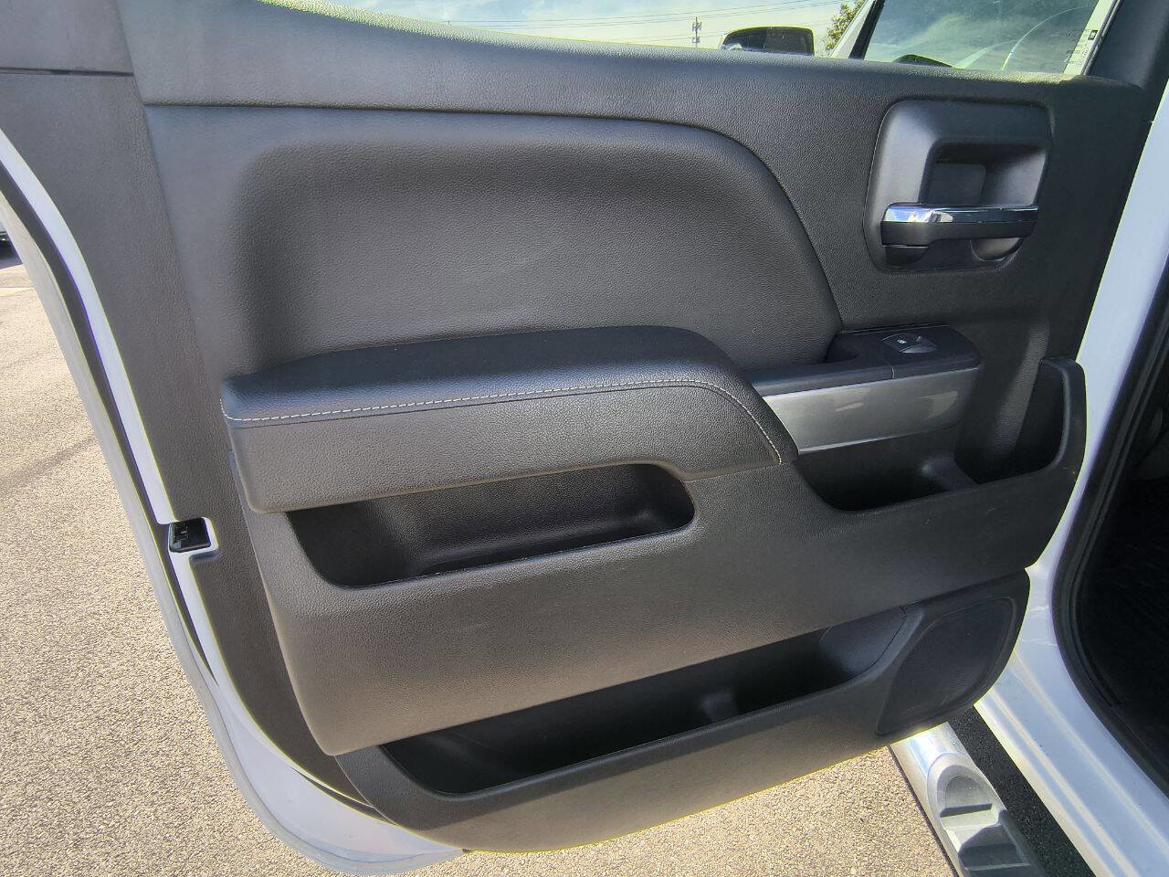 Used 2018 Chevrolet Silverado 1500 LT w/ All Star Edition image 23