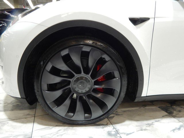 Used 2021 Tesla Model Y Performance image 11