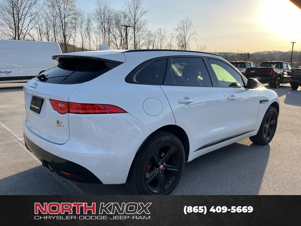 Used 2017 Jaguar F-PACE S image 3