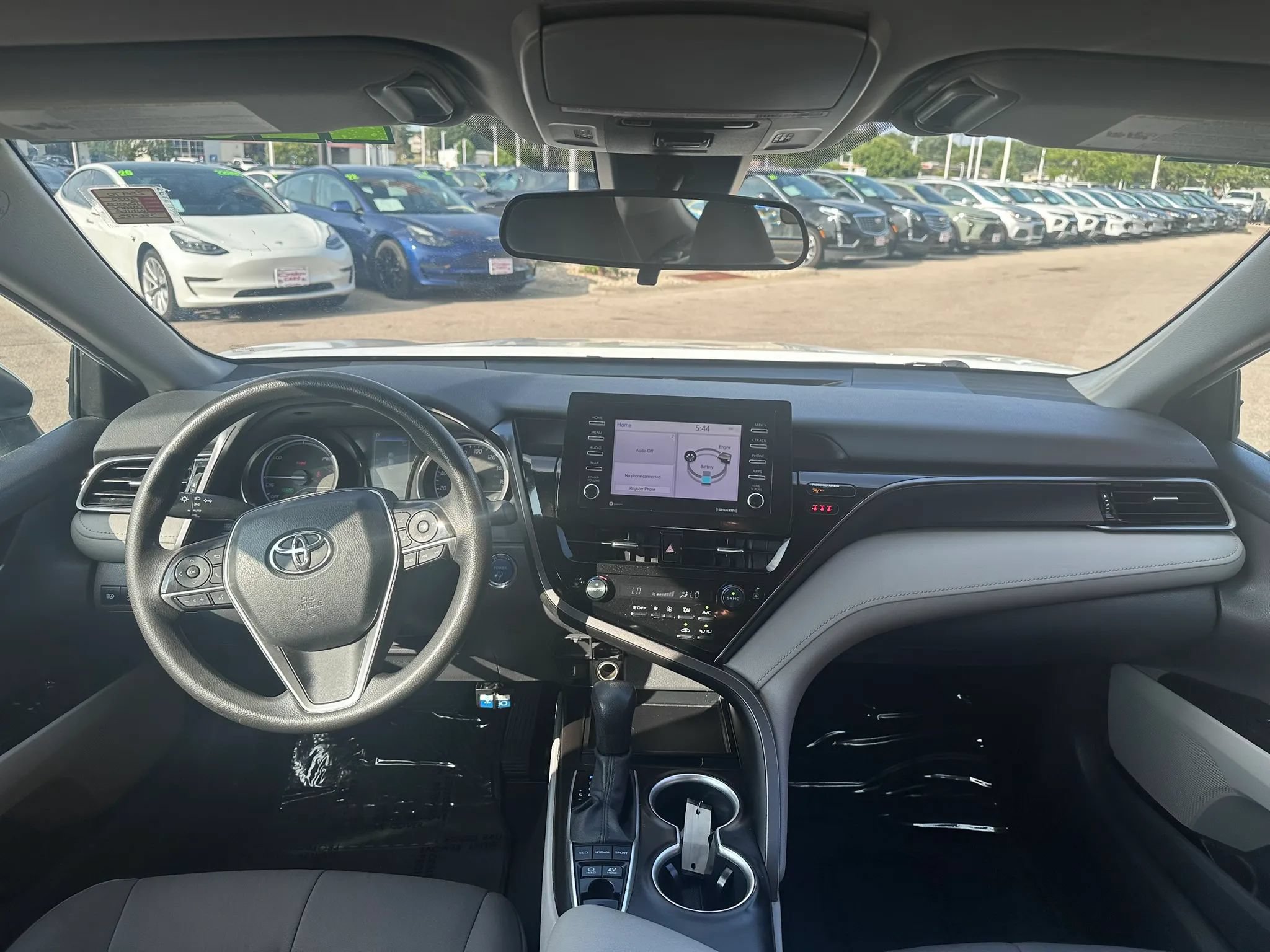 Used 2022 Toyota Camry LE FWD image 13
