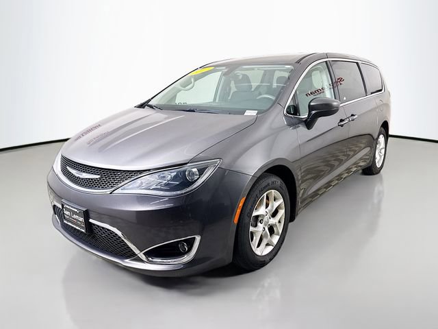Used 2017 Chrysler Pacifica Touring Plus w/ Tire & Wheel Group image 3