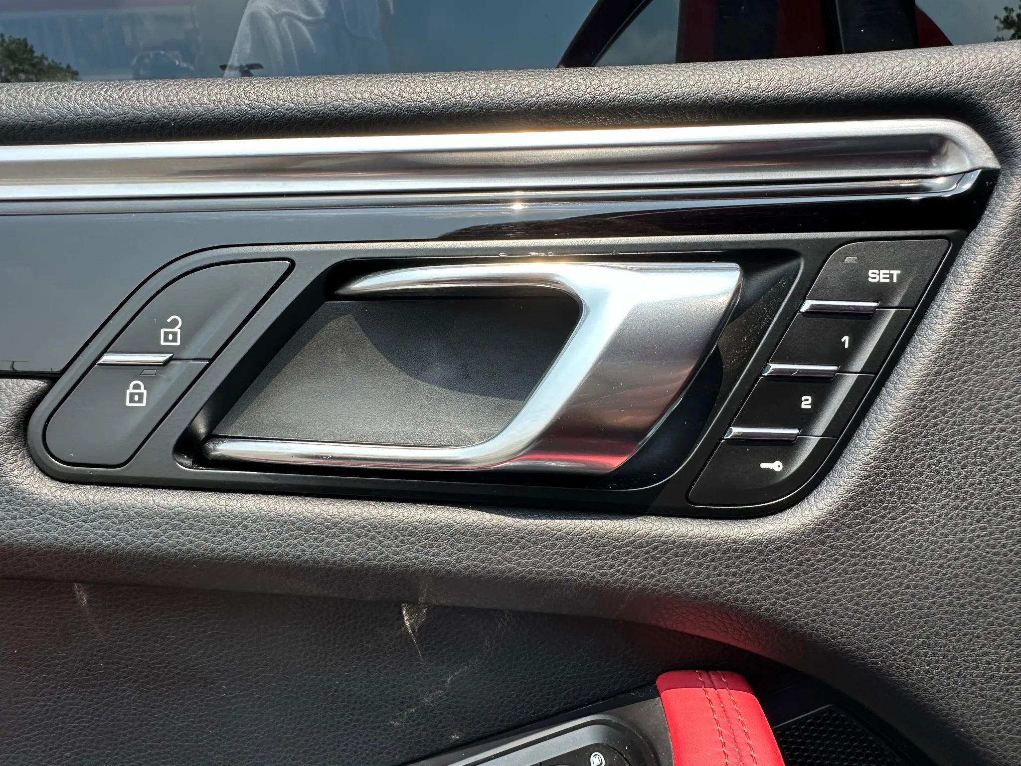 Used 2020 Porsche Macan S image 14