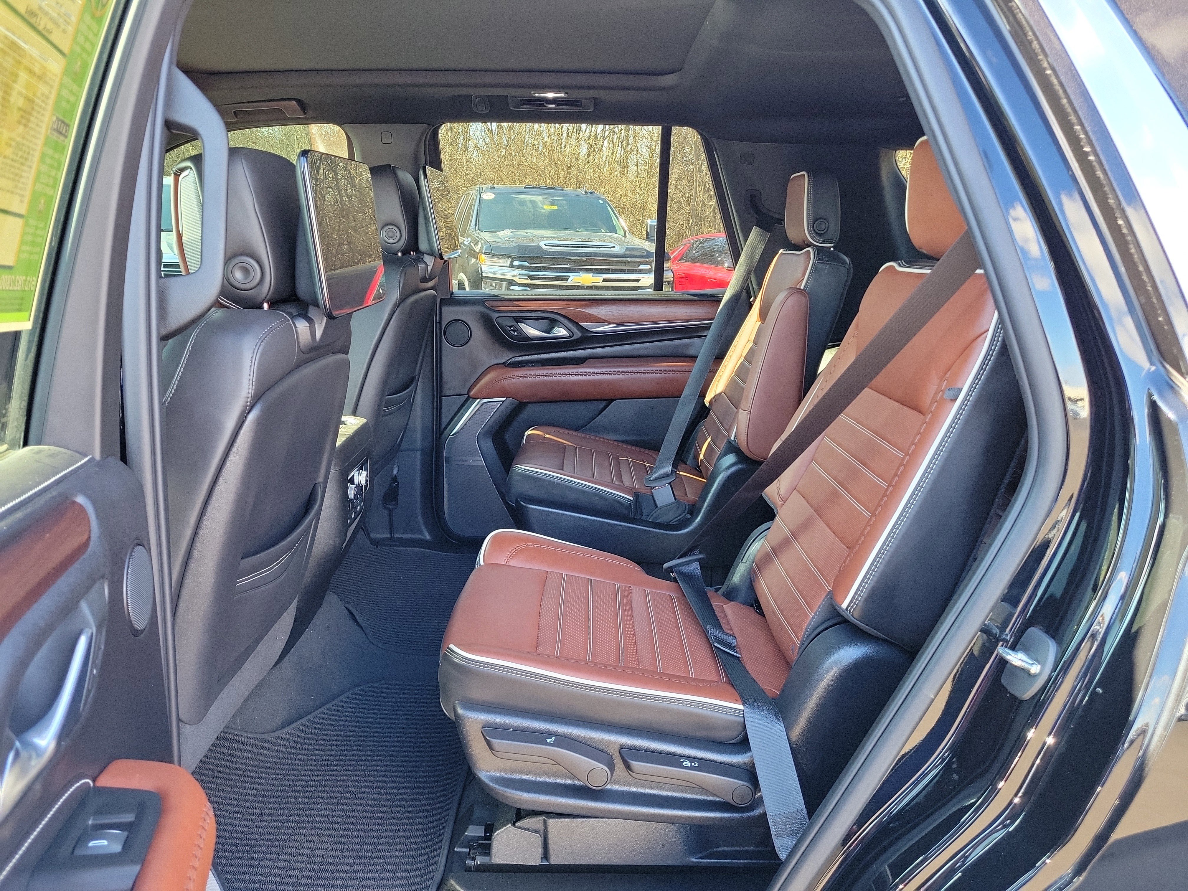 Used 2023 GMC Yukon Denali Ultimate image 13