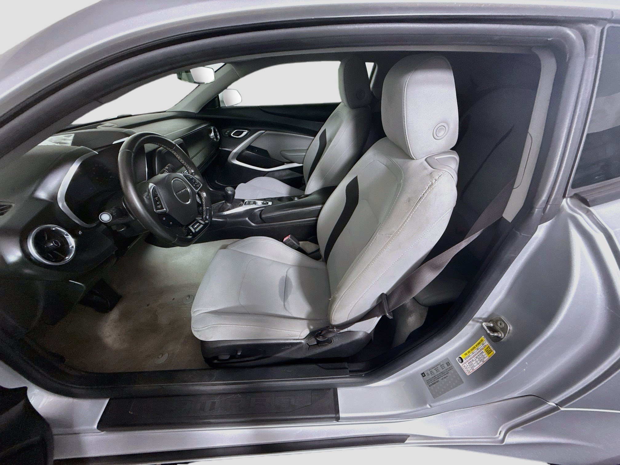 Used 2017 Chevrolet Camaro LT RWD image 22