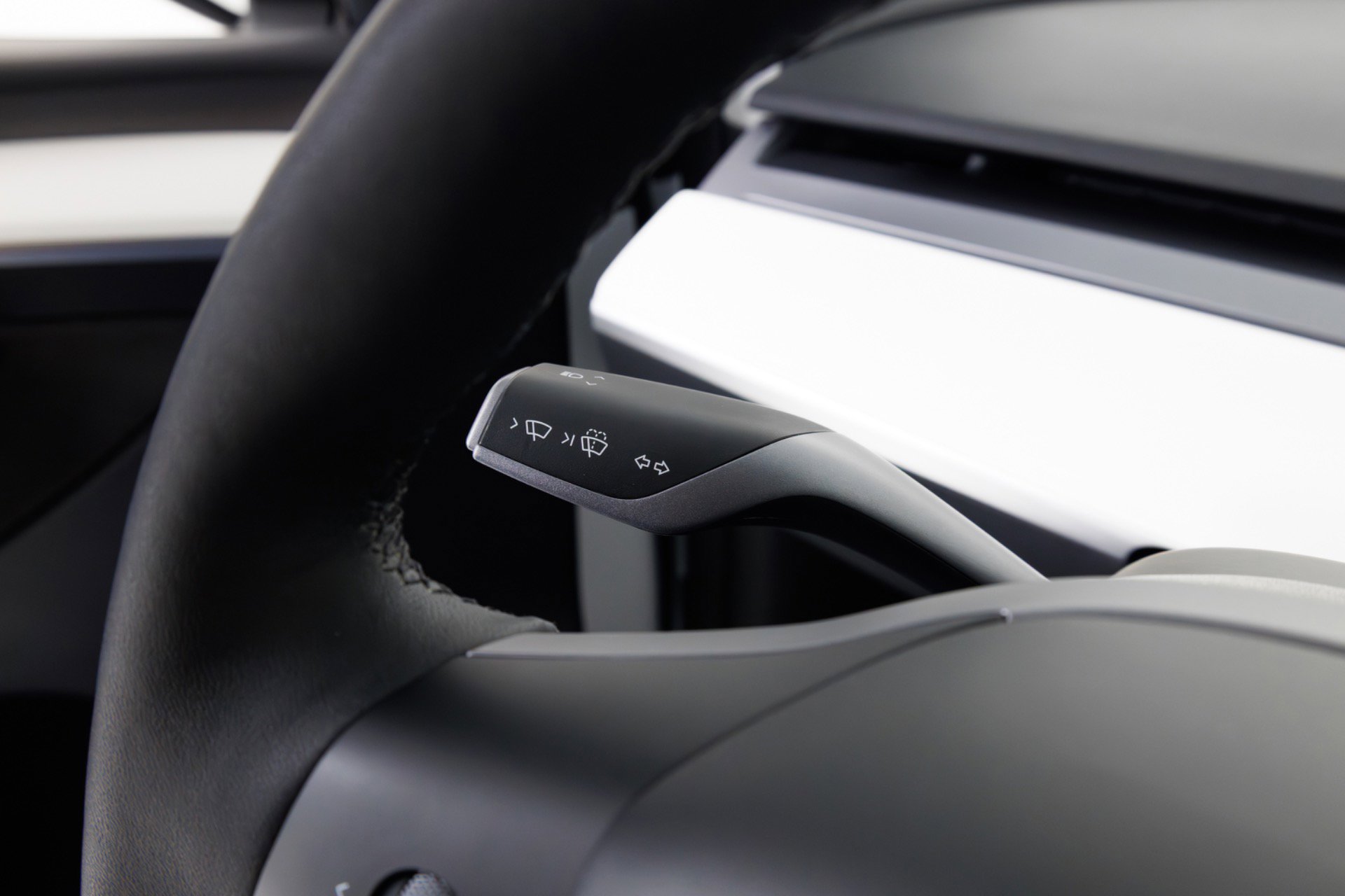 Used 2023 Tesla Model Y Performance AWD/4WD image 19