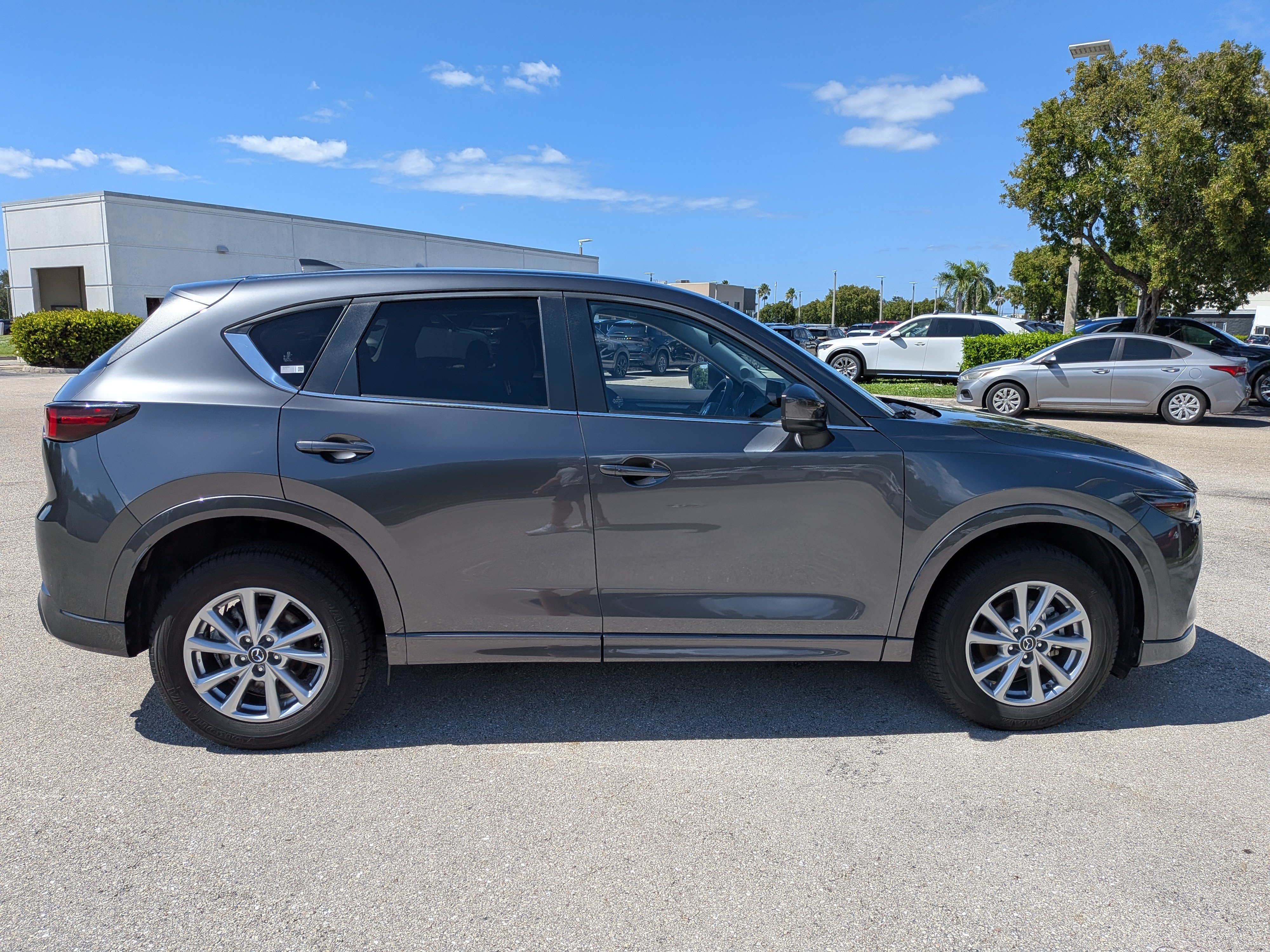 Used 2025 MAZDA CX-5 AWD 2.5 S w/ Select Package image 3