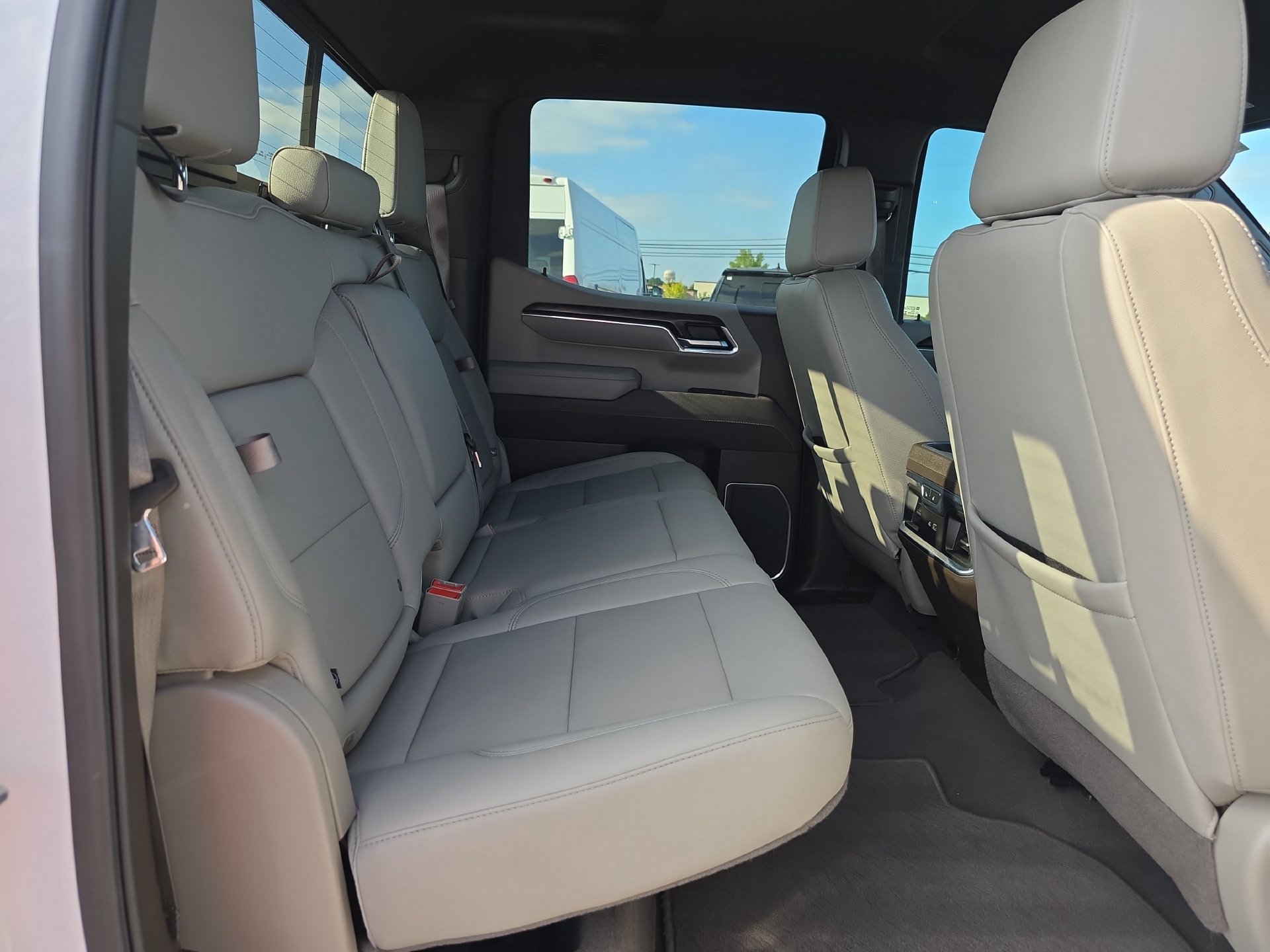 Used 2025 GMC Sierra 1500 SLT w/ SLT Premium Plus Package AWD/4WD image 15