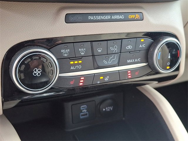Used 2022 Ford Escape SE w/ Cold Weather Package image 18