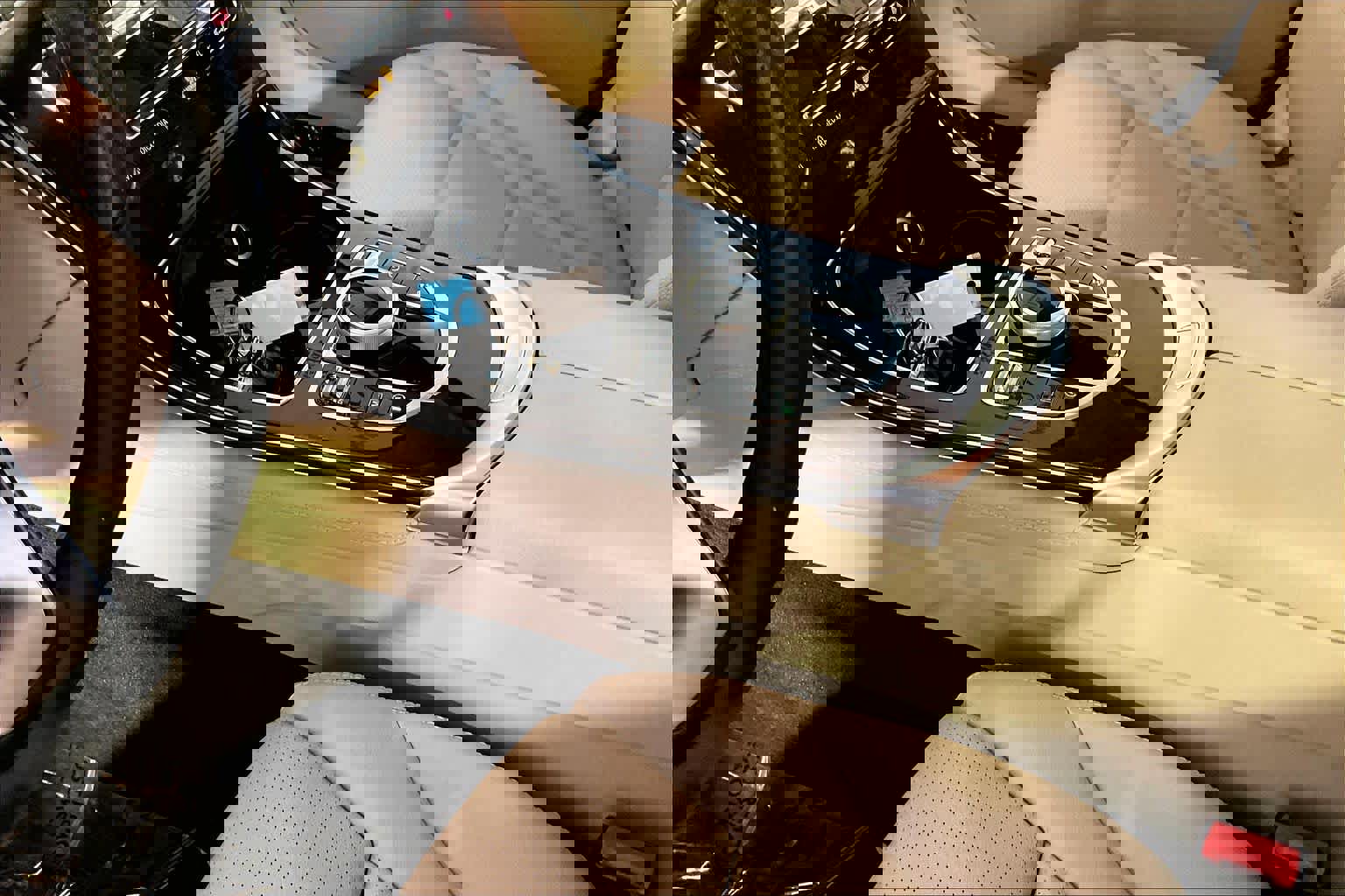 Used 2018 Mercedes-Benz GLC 300 4MATIC image 17