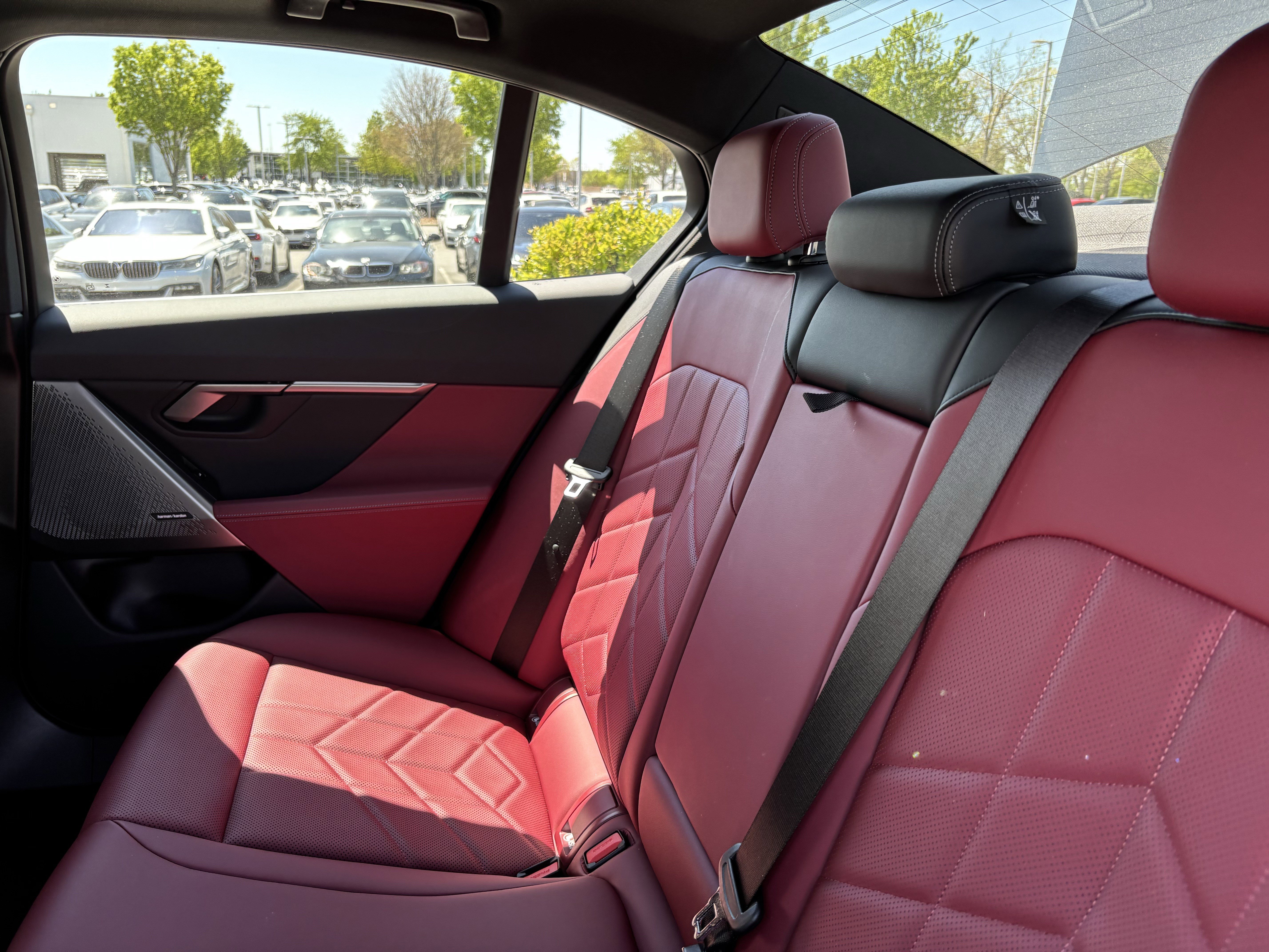 Certified 2025 BMW 530i image 33