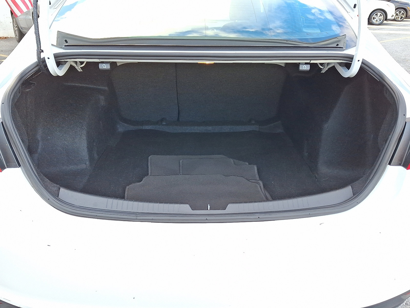 Used 2023 Chevrolet Malibu LT image 28