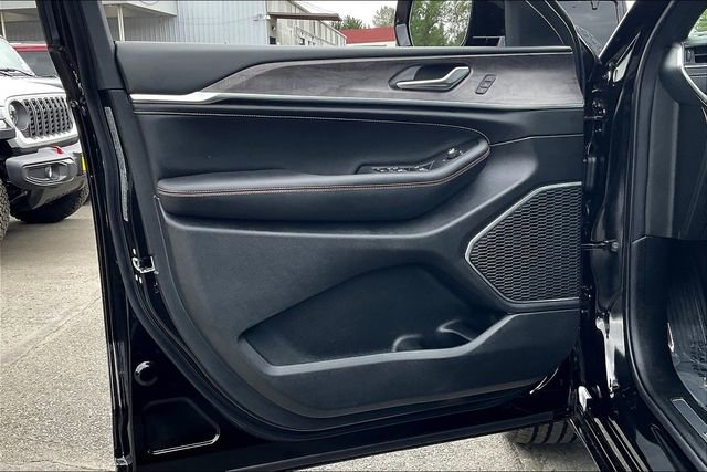 New 2025 Jeep Grand Cherokee L Overland image 21