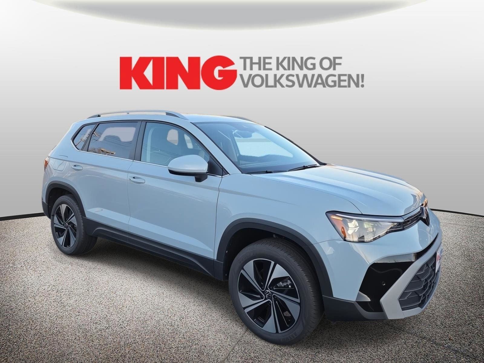 New 2026 Volkswagen Taos SE image 1