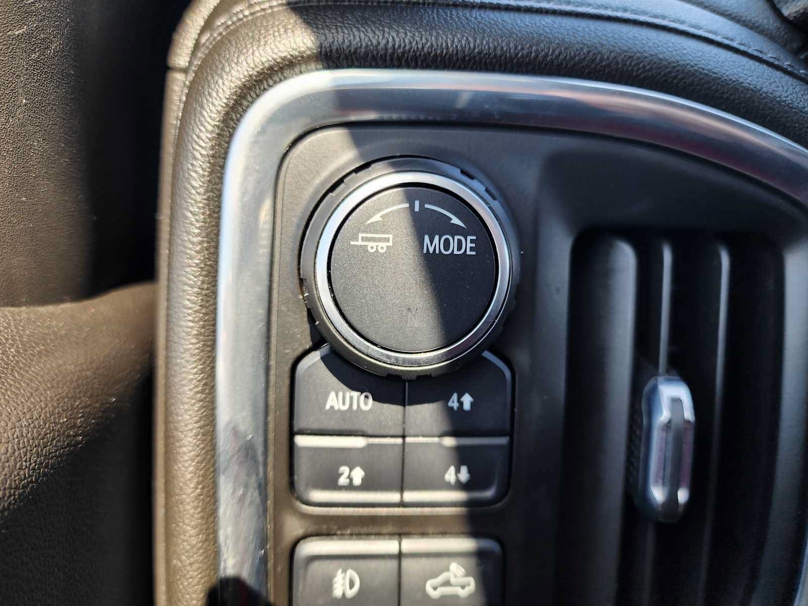 Used 2021 Chevrolet Silverado 1500 LT Trail Boss w/ Convenience Package II AWD/4WD image 27