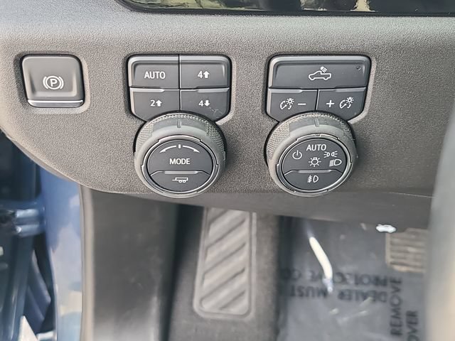 Used 2025 Chevrolet Silverado 2500 LT AWD/4WD image 21