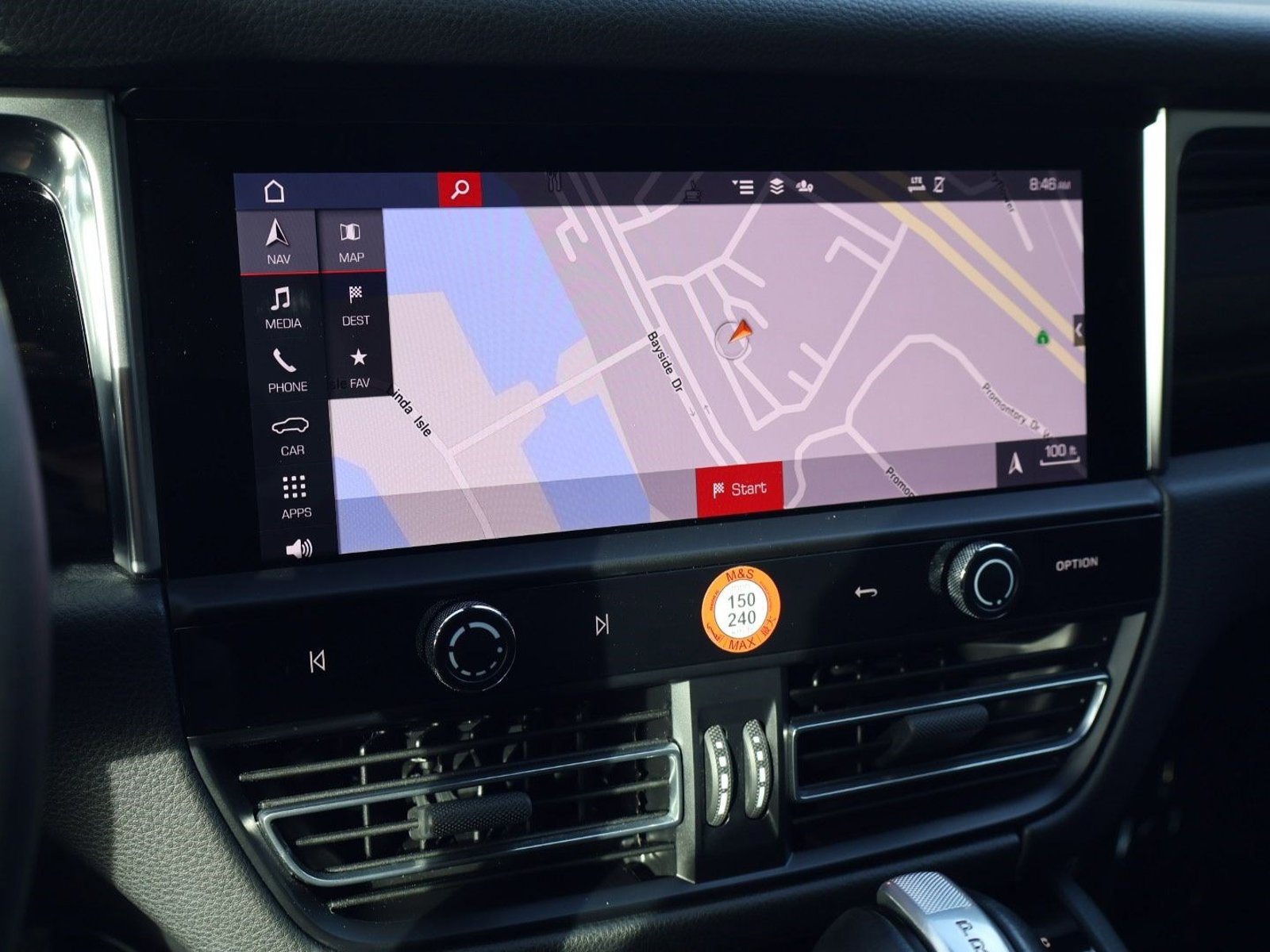 Certified 2024 Porsche Macan image 18