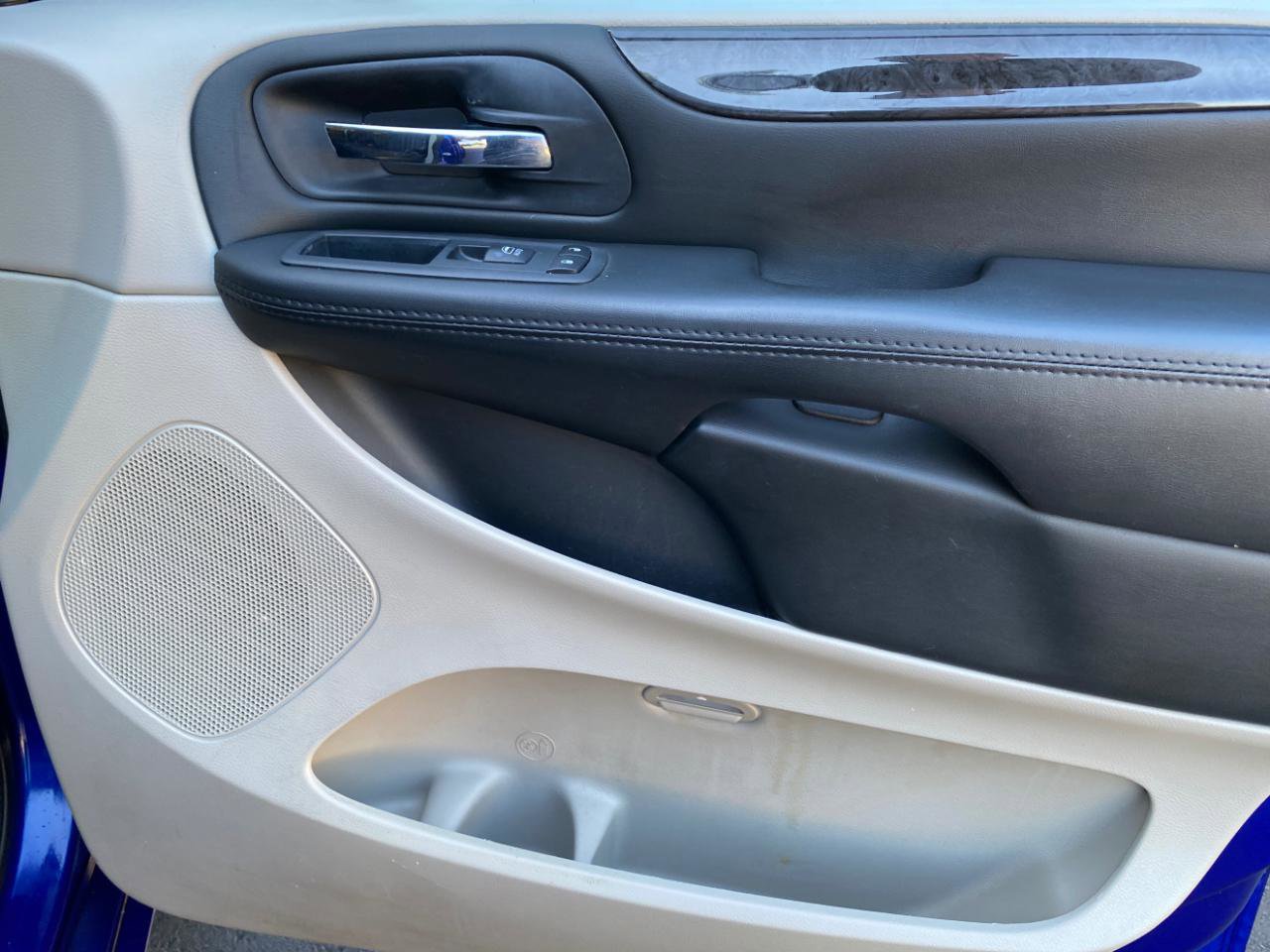 Used 2019 Dodge Grand Caravan SE FWD image 52