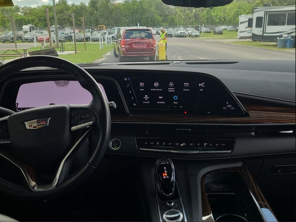 Used 2022 Cadillac Escalade ESV Premium Luxury image 6