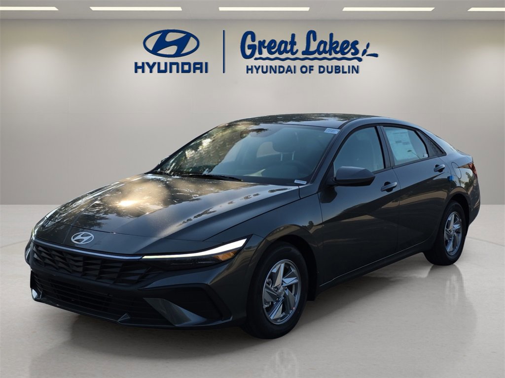 New 2025 Hyundai Elantra SE