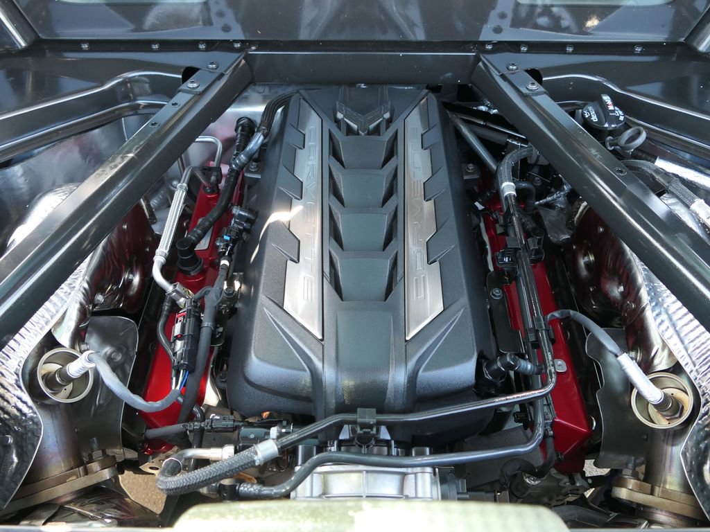 Used 2025 Chevrolet Corvette Stingray Coupe w/ 1LT image 26