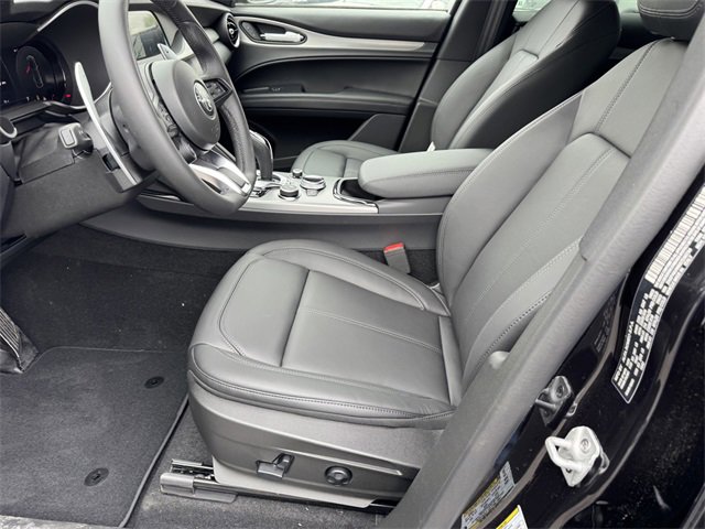 New 2025 Alfa Romeo Stelvio Sprint image 13