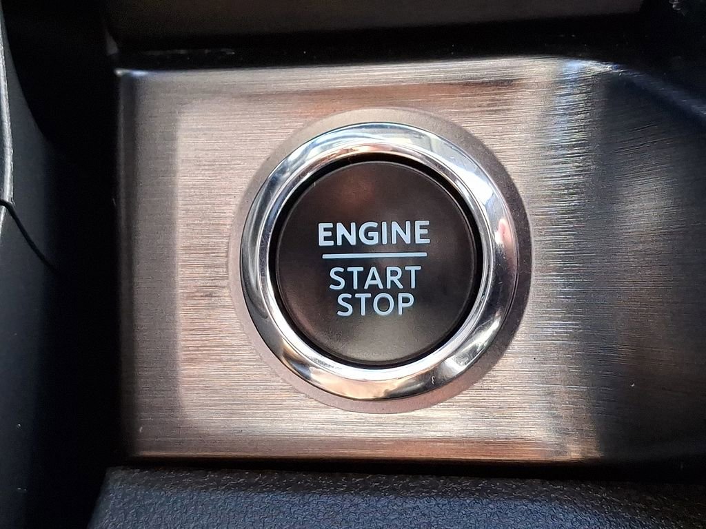 Used 2023 Ford F250 Lariat w/ Sport Appearance Package image 23