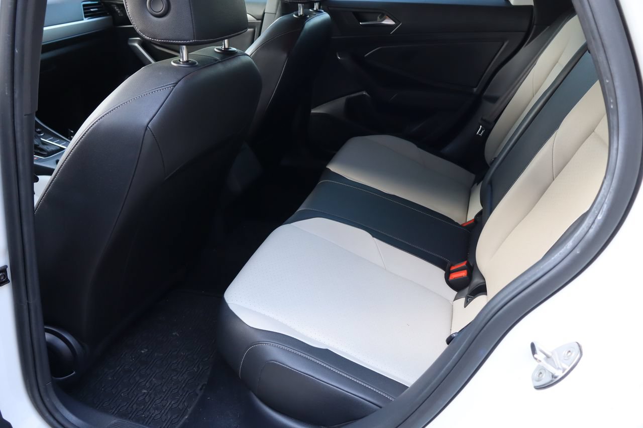 Used 2020 Volkswagen Jetta R-Line FWD image 6