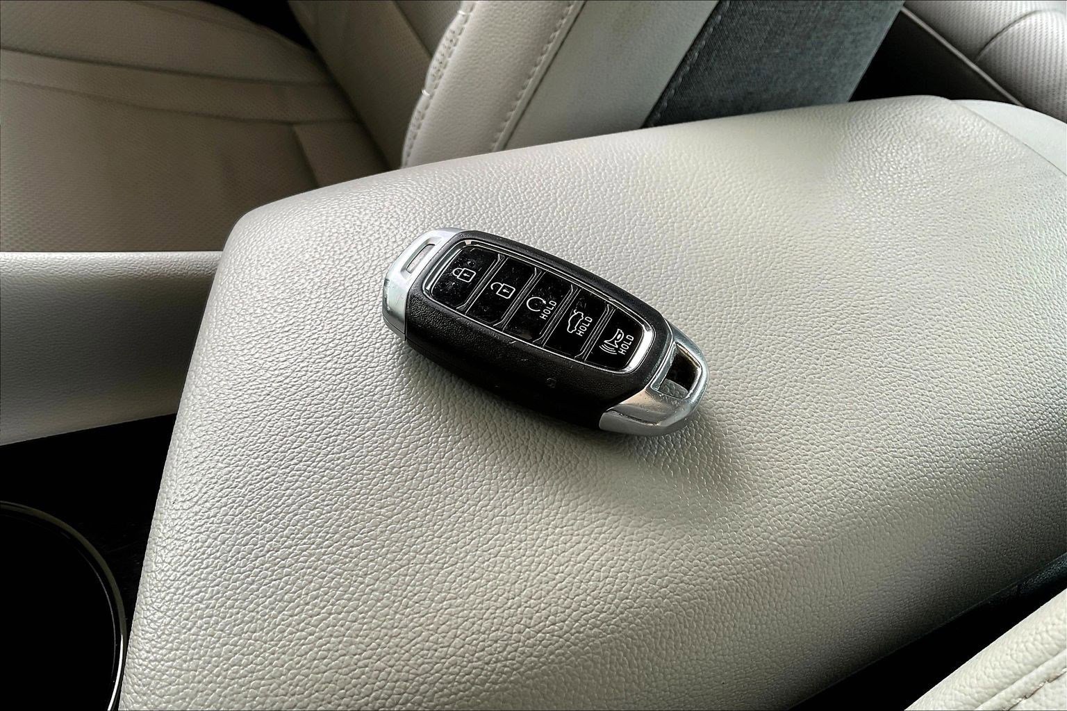 Used 2021 Hyundai Elantra Limited FWD image 31