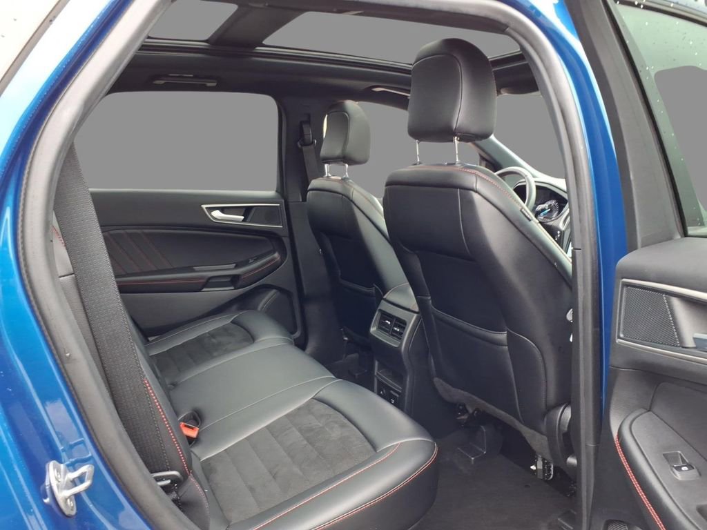 Used 2024 Ford Edge ST-Line image 11
