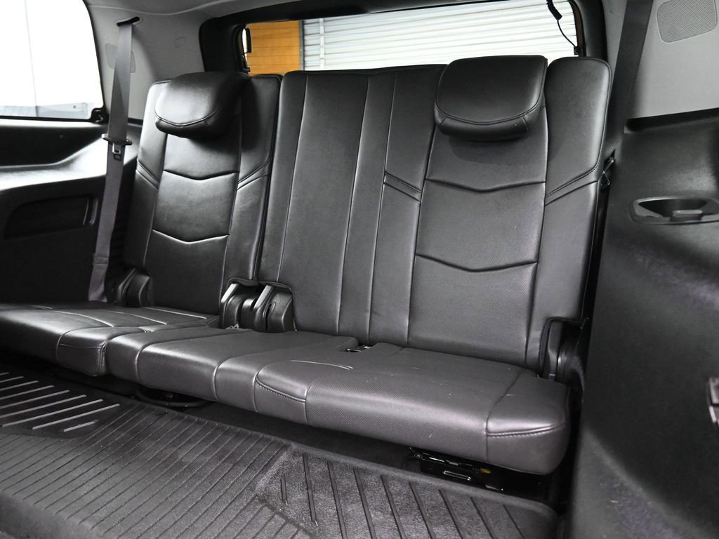 Used 2020 Cadillac Escalade Premium Luxury image 41
