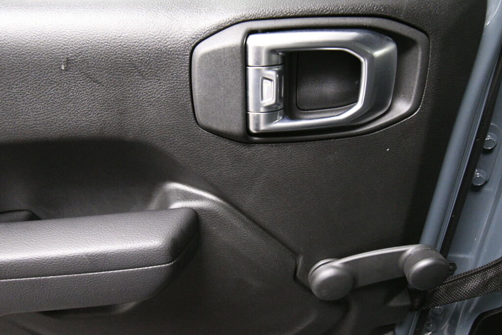 Used 2024 Jeep Wrangler Sport image 21