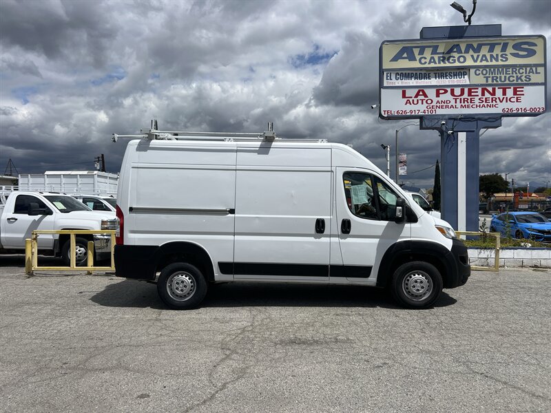 Used 2024 RAM ProMaster 2500 FWD image 2