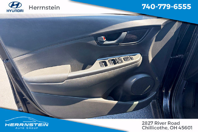 Used 2023 Hyundai Kona SEL AWD/4WD image 9