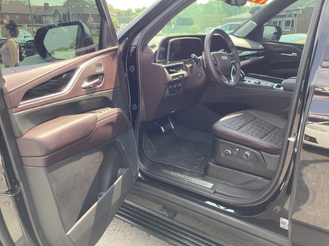 Used 2024 Cadillac Escalade V image 5