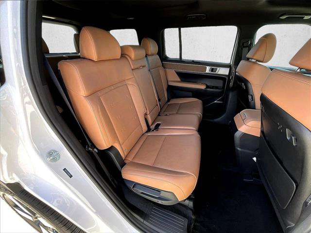 Used 2025 Hyundai Santa Fe Limited image 27