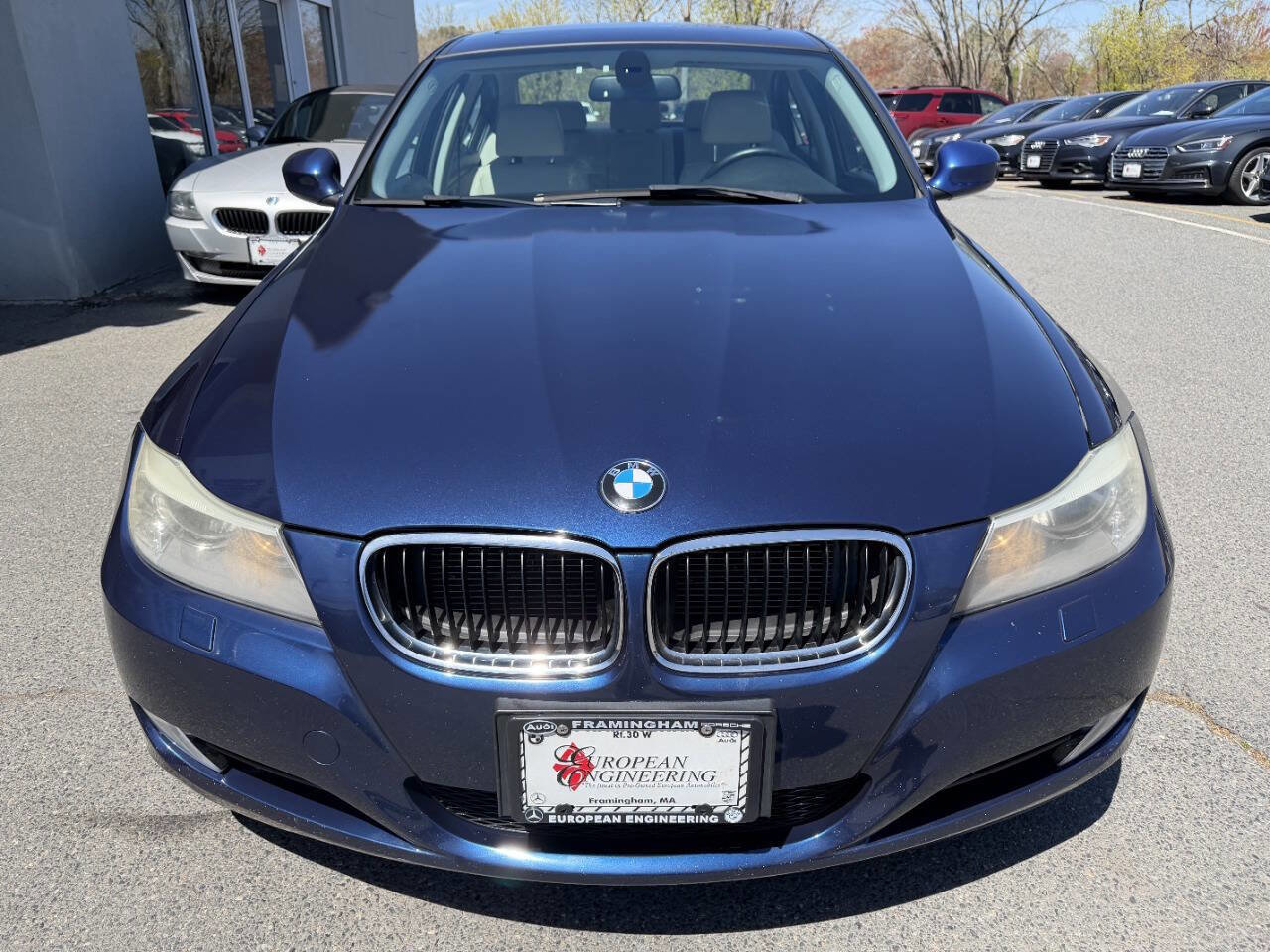 Used 2011 BMW 328i xDrive Sedan AWD/4WD image 2