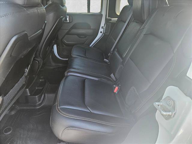 Used 2024 Jeep Wrangler Unlimited Sahara w/ Technology Group AWD/4WD image 19