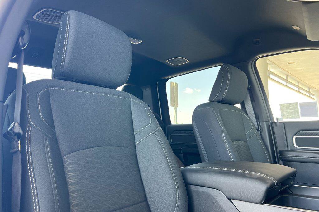 New 2026 RAM 2500 Big Horn AWD/4WD image 16
