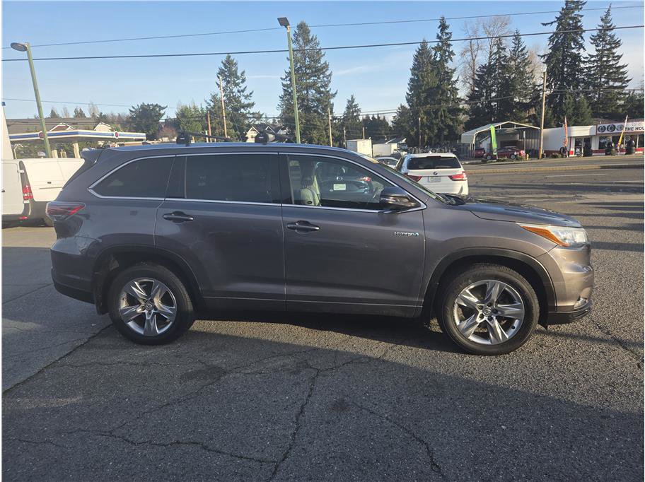 Used 2015 Toyota Highlander Limited w/ Driver Technology Package AWD/4WD image 1